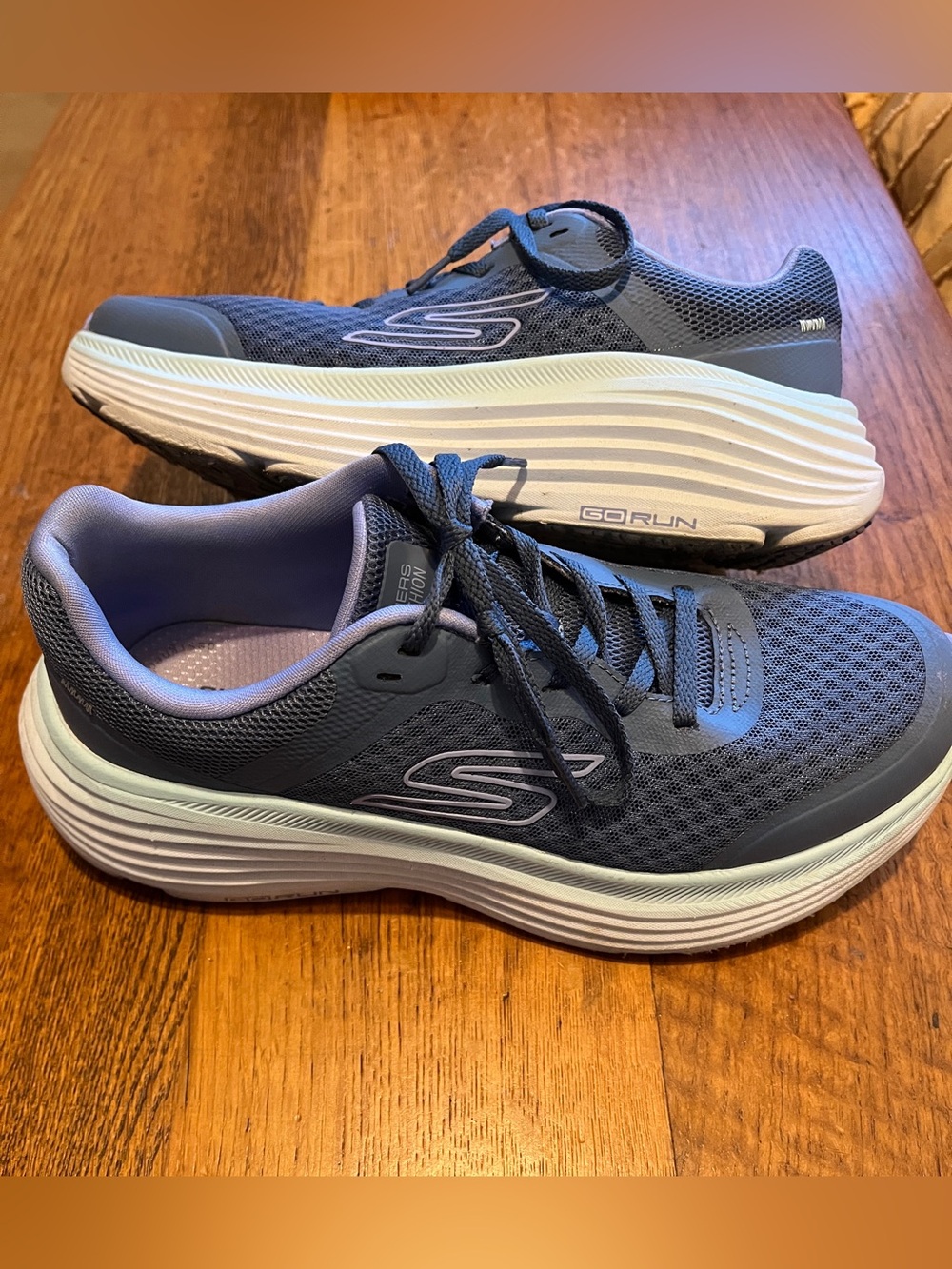 Skechers Women’s Cushioned Endeavor Go Run Sneakers ~ 7.5